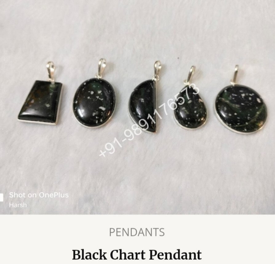 BLACK CHART PENDANT